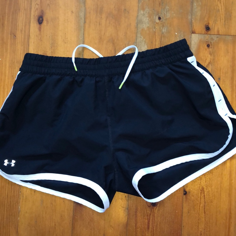 UA Women Shorts size L w/ Pocket & Underwear - Picture 1 of 5